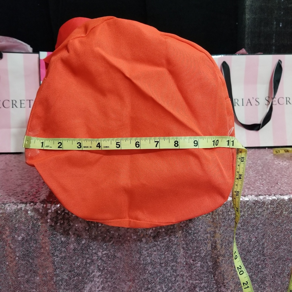 NWT!  PINK VS DUFFLE BAG - Picture 5 of 6